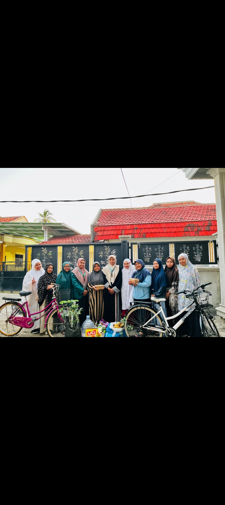 Bantuan Terus Berdatangan, Warga Desa Galis Dukung Kelancaran P2M UNIA Prenduan 2026