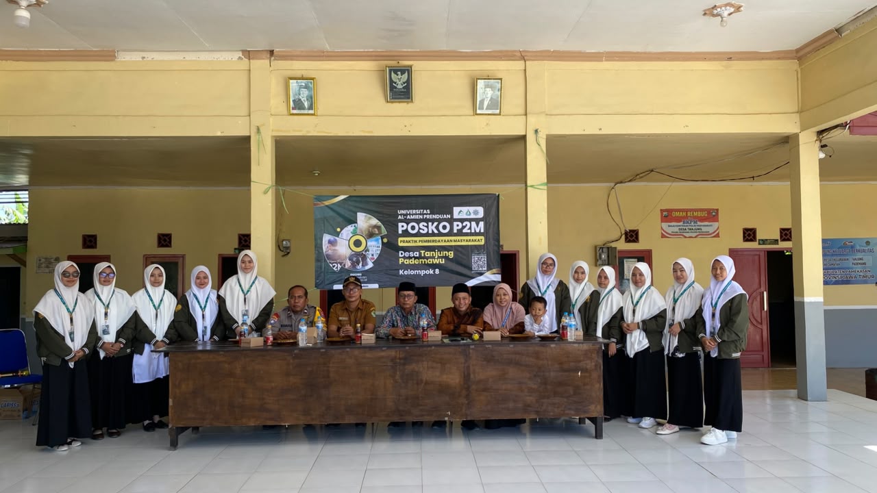 Pelepasan peserta P2M kelompok 08 kepada Kyai Zabur selaku kepala desa, Tanjung, Pademawu