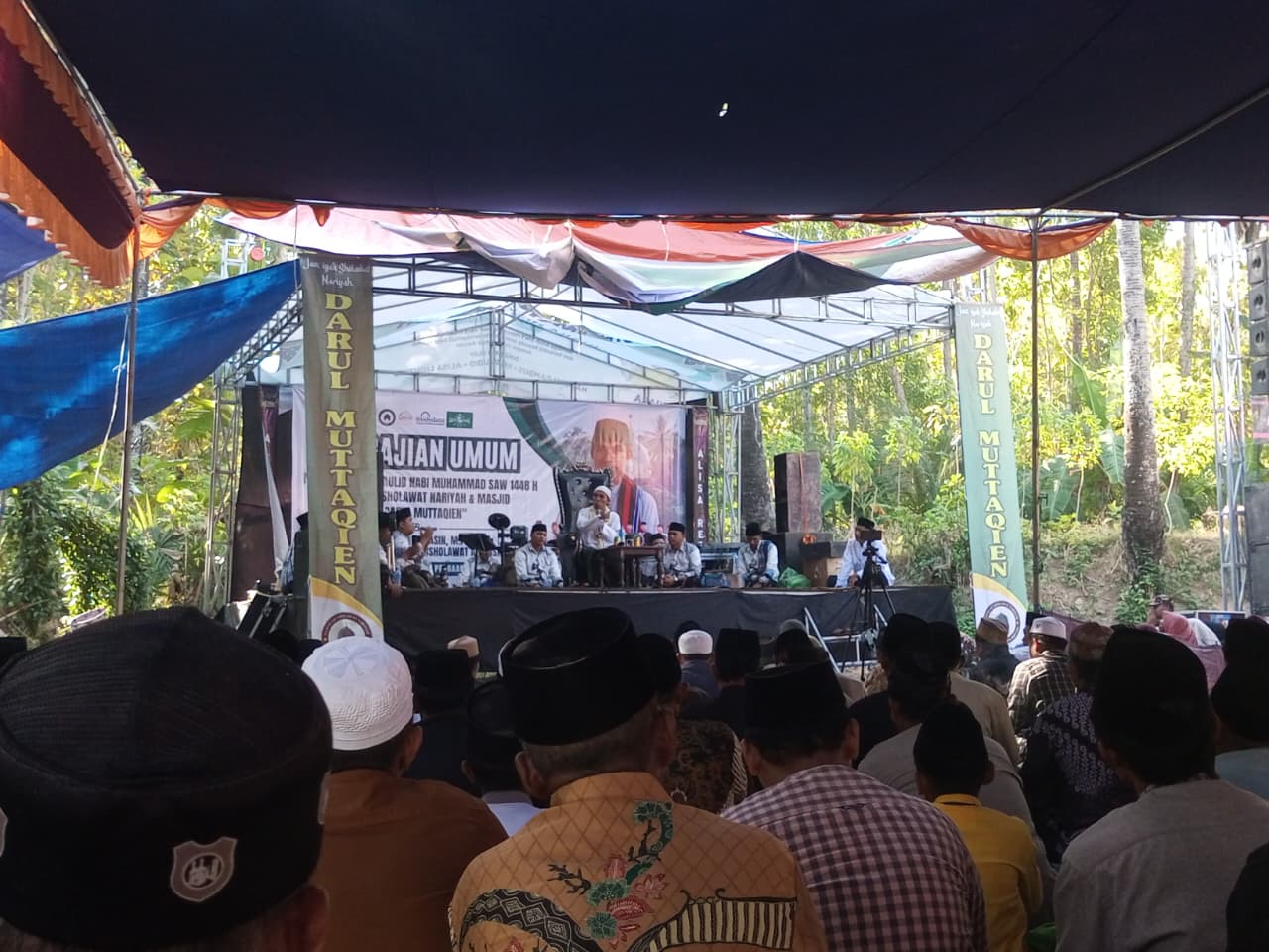 Pengajian Umum dalam Rangka Peringatan Maulid Nabi Muhammad SAW 1448 H di Masjid Darul Muttaqien, Desa Karduluk