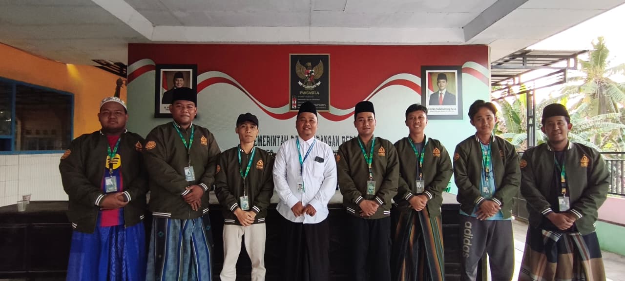 Kunjungan Perdana Dosen Pembimbing Lapangan ( DPL ) Ke Posko kelompok III P2M universitas Al Amien prenduan Di Desa Larangan perreng kecamatan pragaan kabupaten Sumenep 