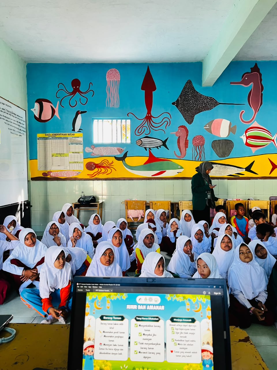 Sesi 3: P2M UNIA Prenduan Desa Galis Edukasi Murid SDI Bustanuddin melalui Pendidikan dan Konseling Islam Interaktif Berbasis Teknologi Bertema Anti Bullying dan Budaya Jujur
