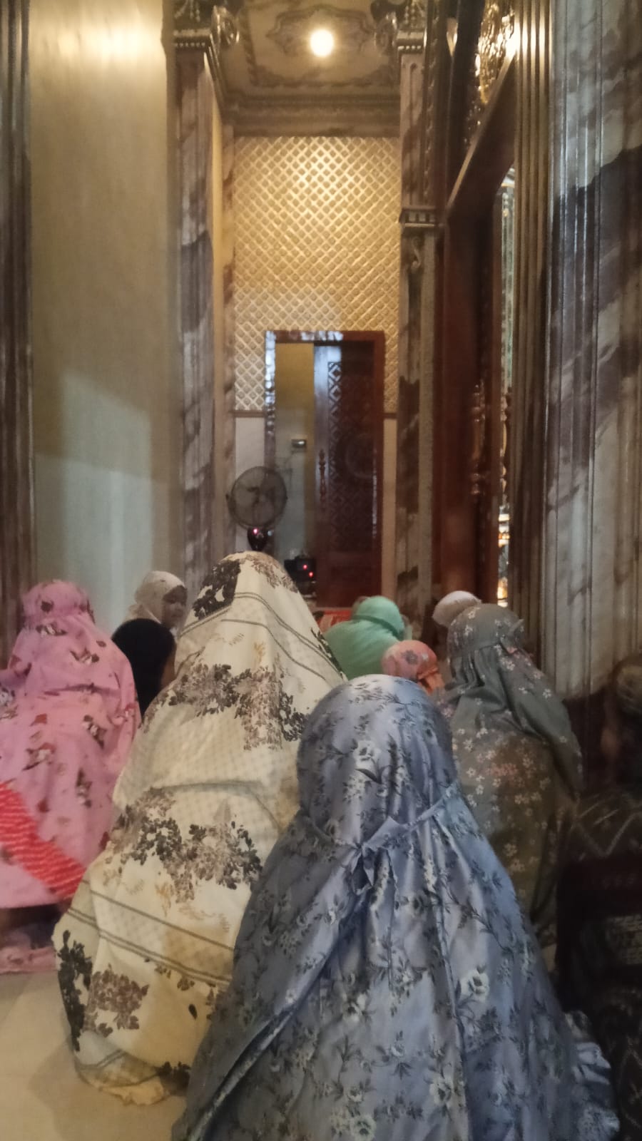 Merawat Cahaya Al-Qur'an, Mahasiswa P2M UNIA Dampingi Kegiatan Mengaji Anak-anak Nambakor