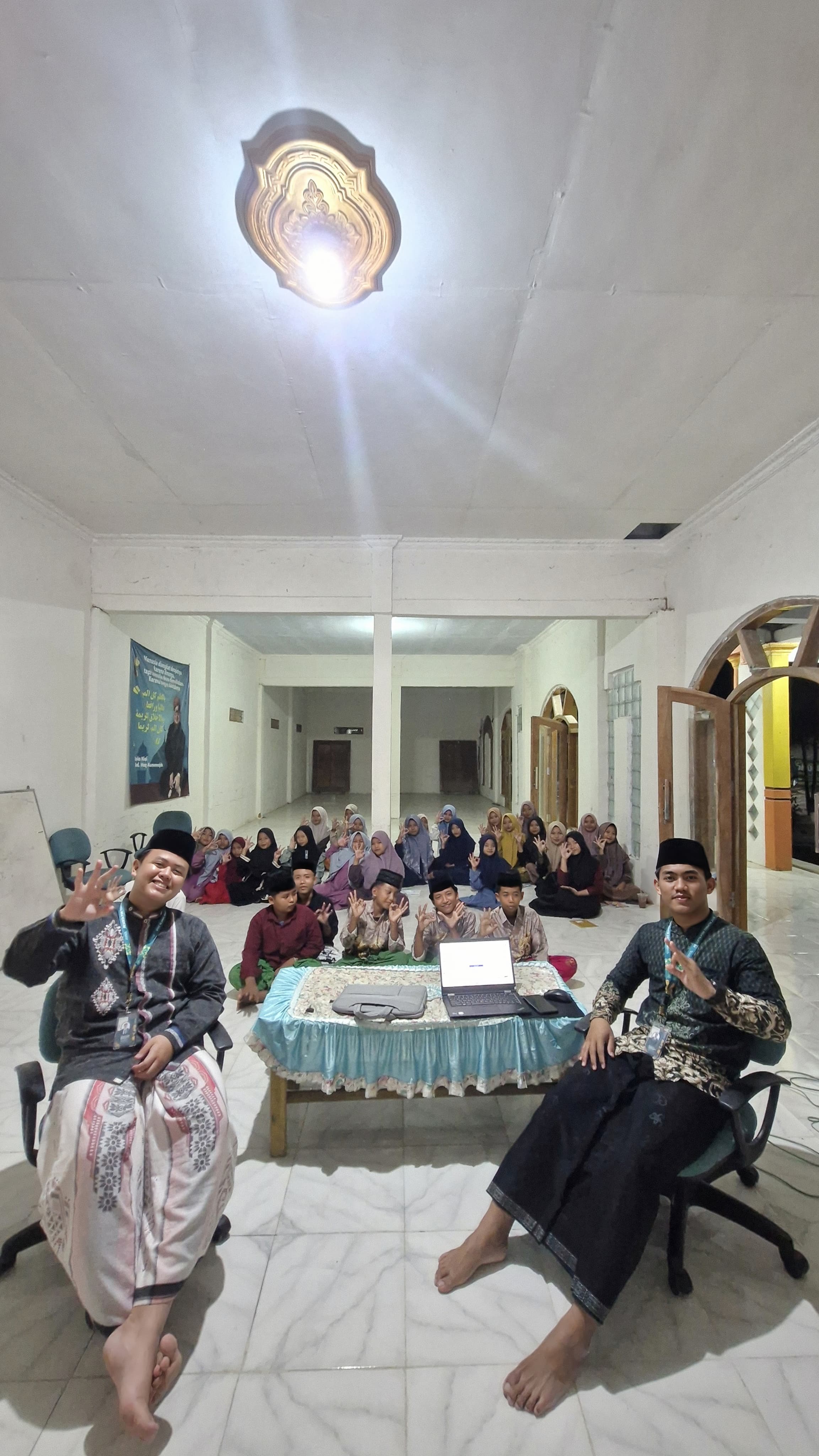 Mahasiswa P2M Universitas Al-Amien Prenduan Gelar Sesi Perdana Pelatihan PERONA di Pondok Pesantren Al-Asy'ariyah Misbahul Munir