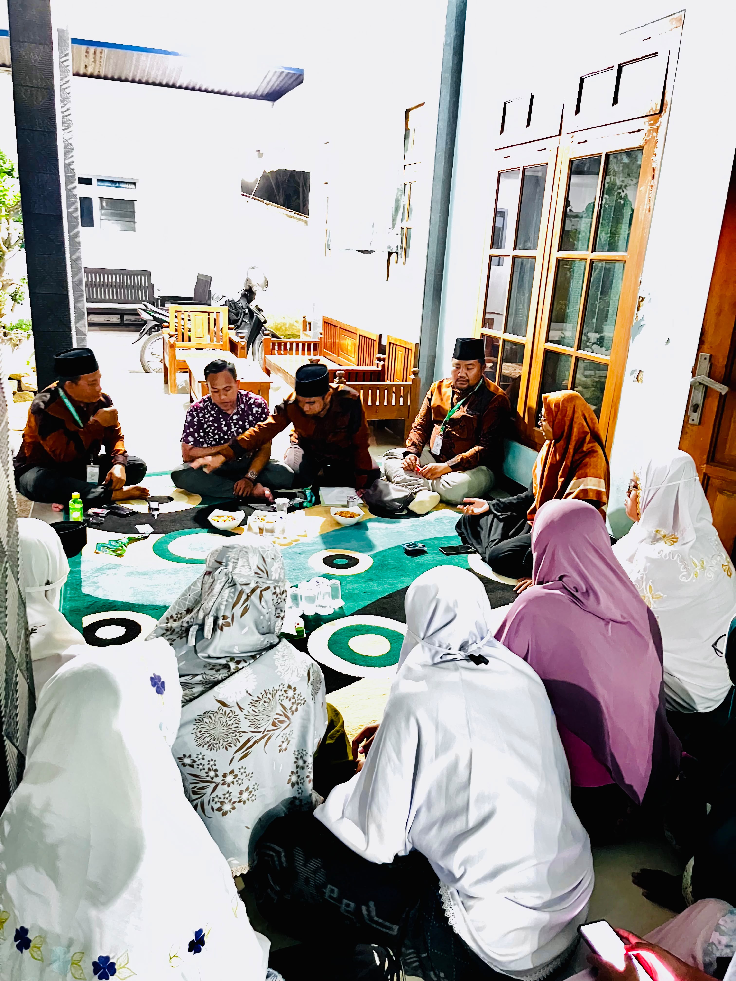Panitia LP2M Memonitoring dan Mengevaluasi Pelaksanaan P2M UNIA Prenduan 2026 di Desa Galis