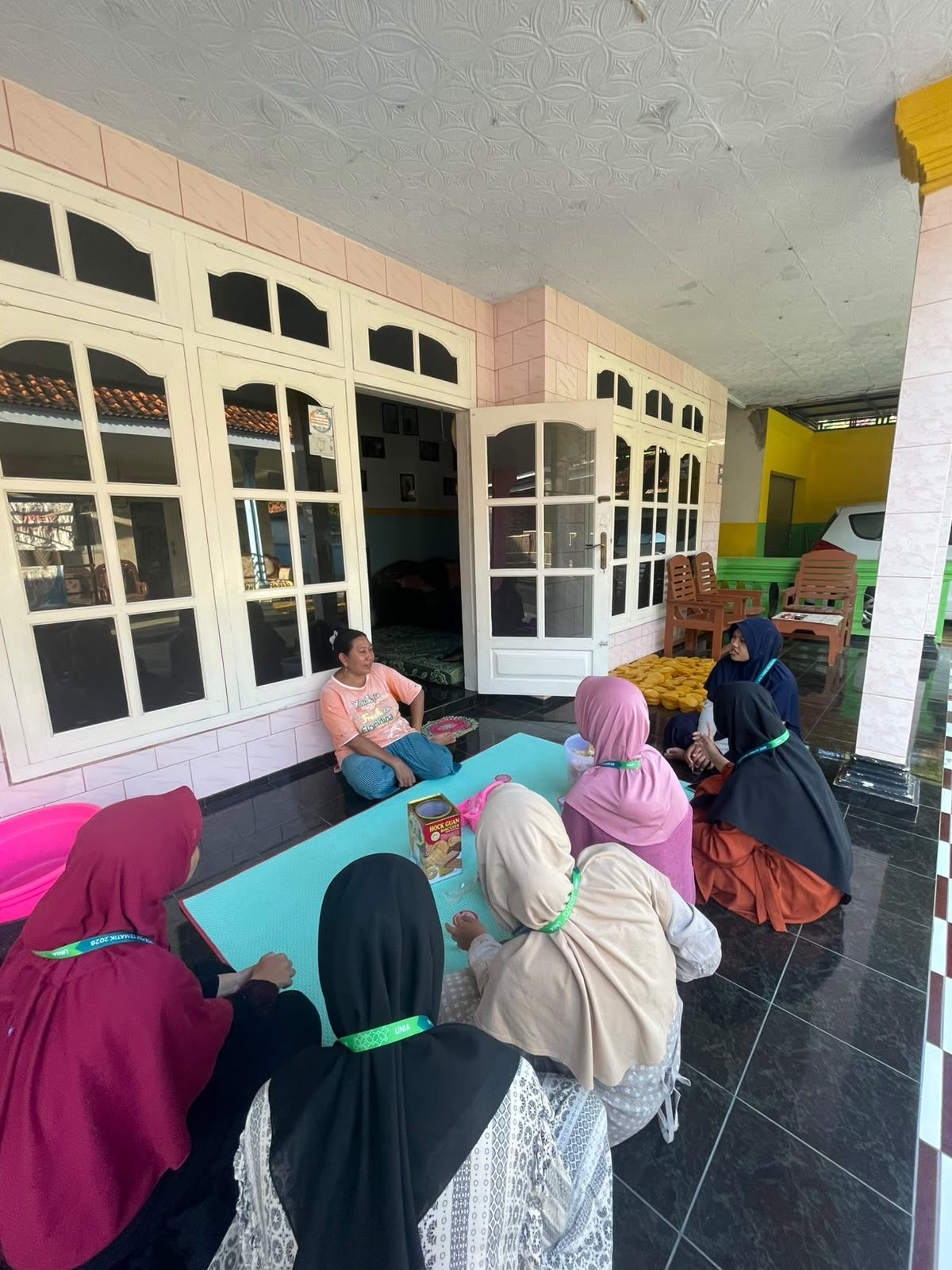 Tim P2M Kunjungi Rumah Produksi Kerupuk Singkong, Belajar dari Semangat Kemandirian Pelaku Usaha Lokal