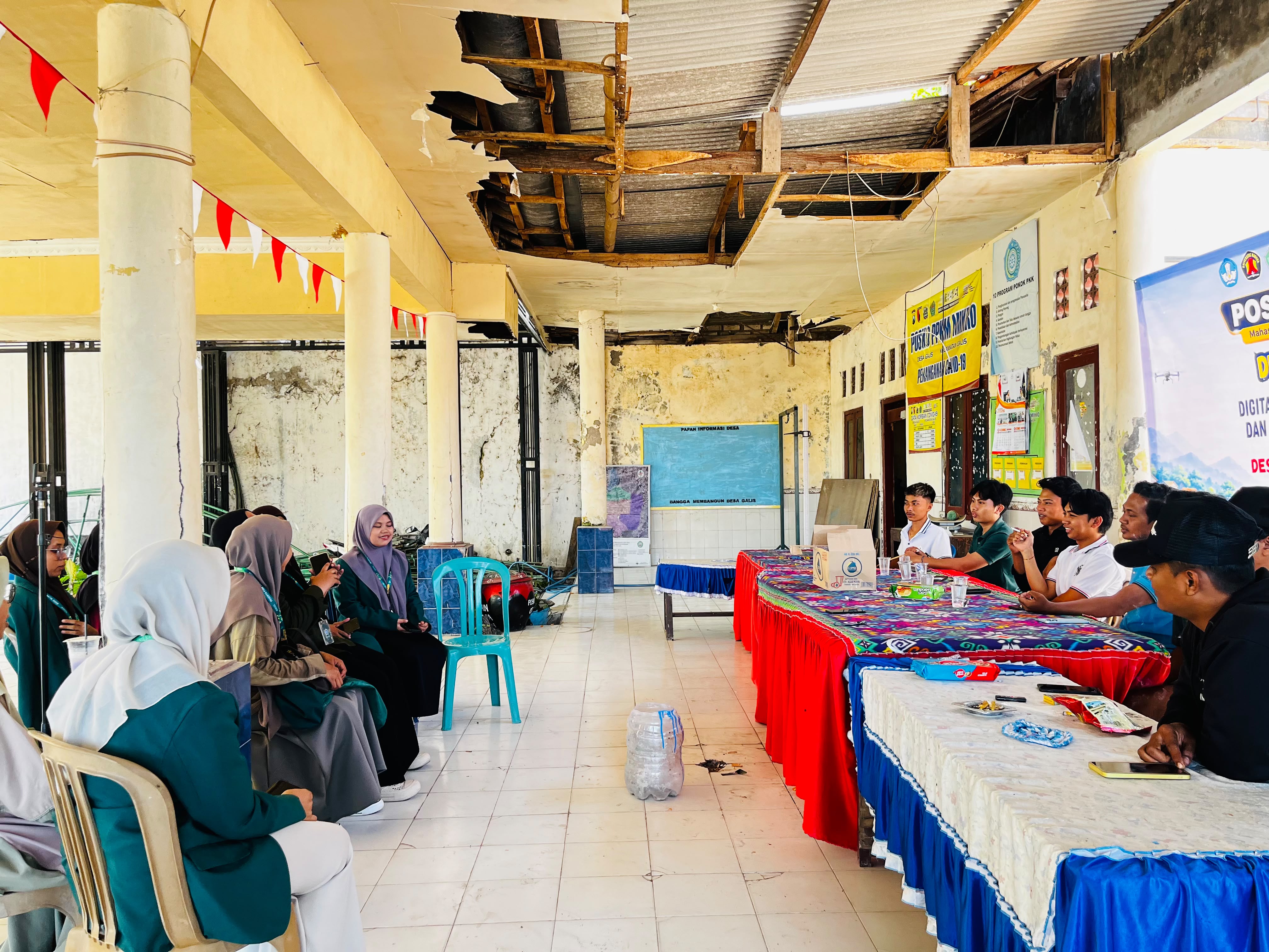 Mahasiswi P2M UNIA Prenduan 2026 Gelar Diskusi Program bersama Karang Taruna di Balai Desa Galis