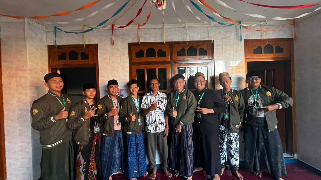 Mempererat Kedekatan dengan Masyarakat, Mahasiswa P2M Kunjungi Kepala Dusun Pesisir Timur