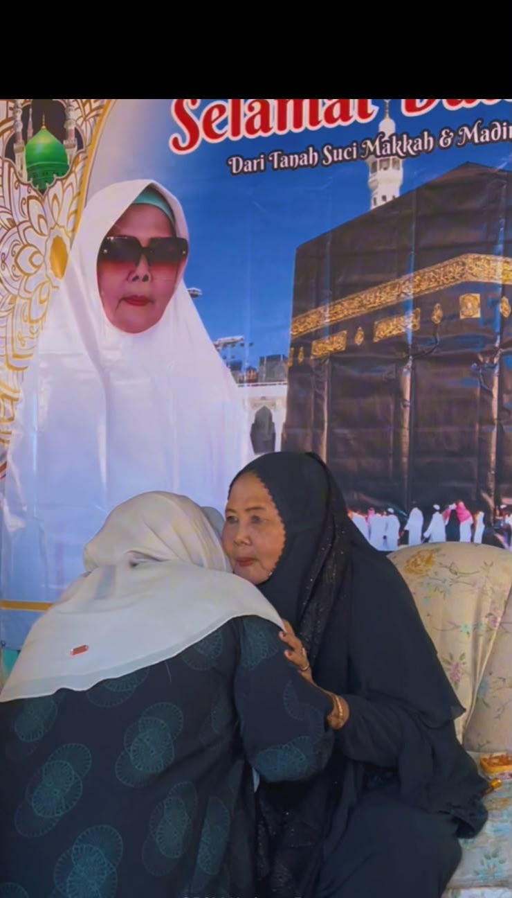 Perkuat Harmoni Desa, Mahasiswi P2M UNIA Hadiri Tasyakuran Kepulangan Umrah