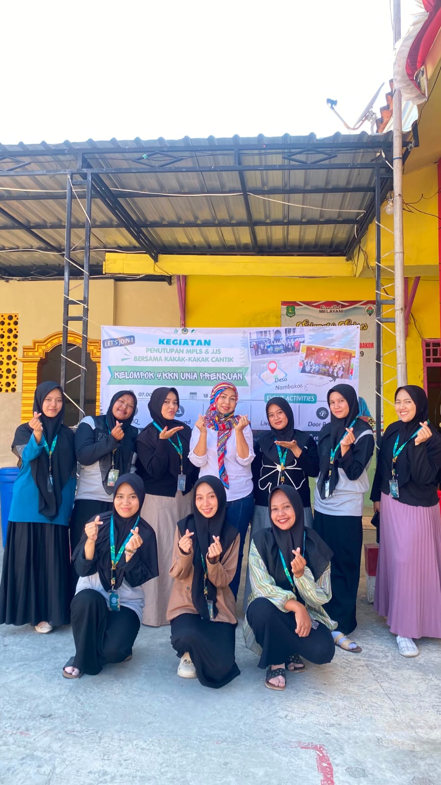 Foto bersama Bu Kades dalam acara JJS dan Lomba Edukatif