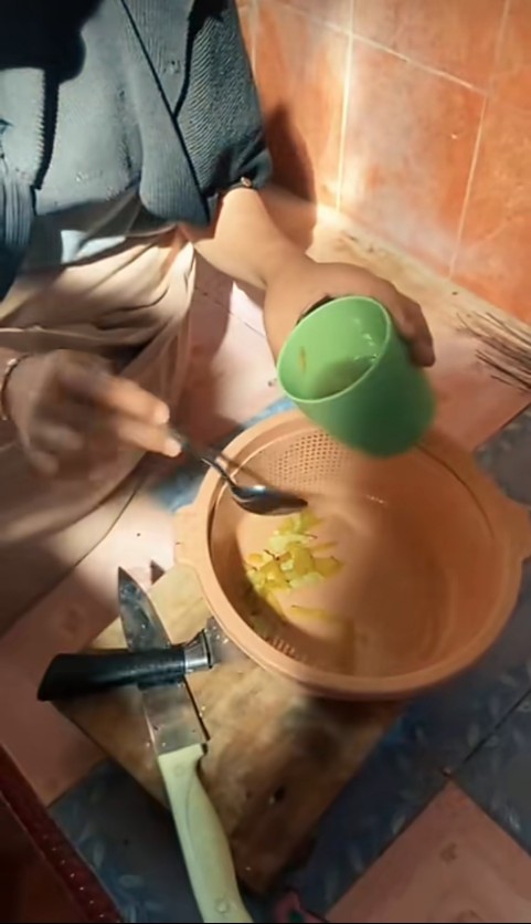 Praktik pembuatan produk permen dari kulit jeruk 