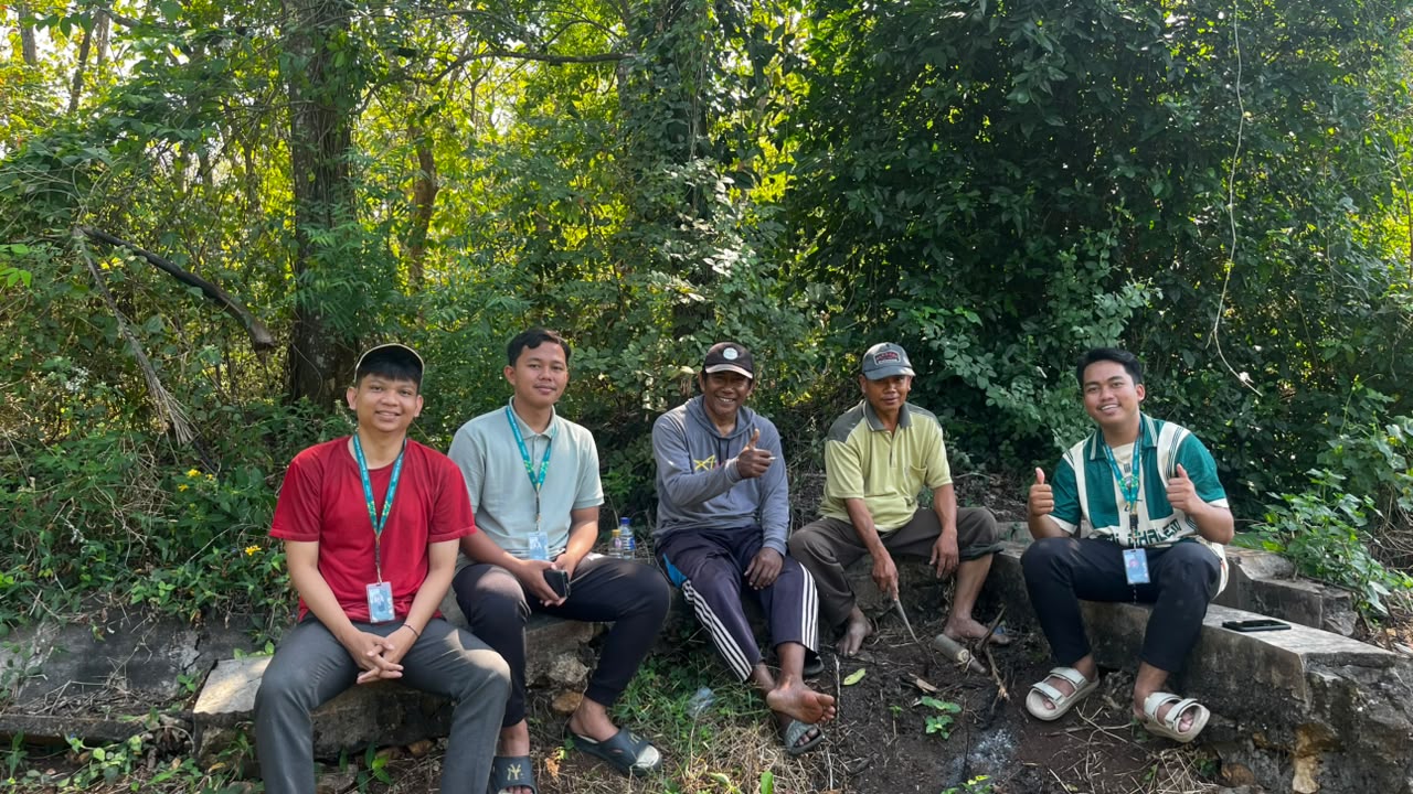 Menyusuri Hamparan Tembakau, Mahasiswa P2M Universitas Al-Amien Prenduan Belajar Langsung dari Petani Dusun Panggulan
