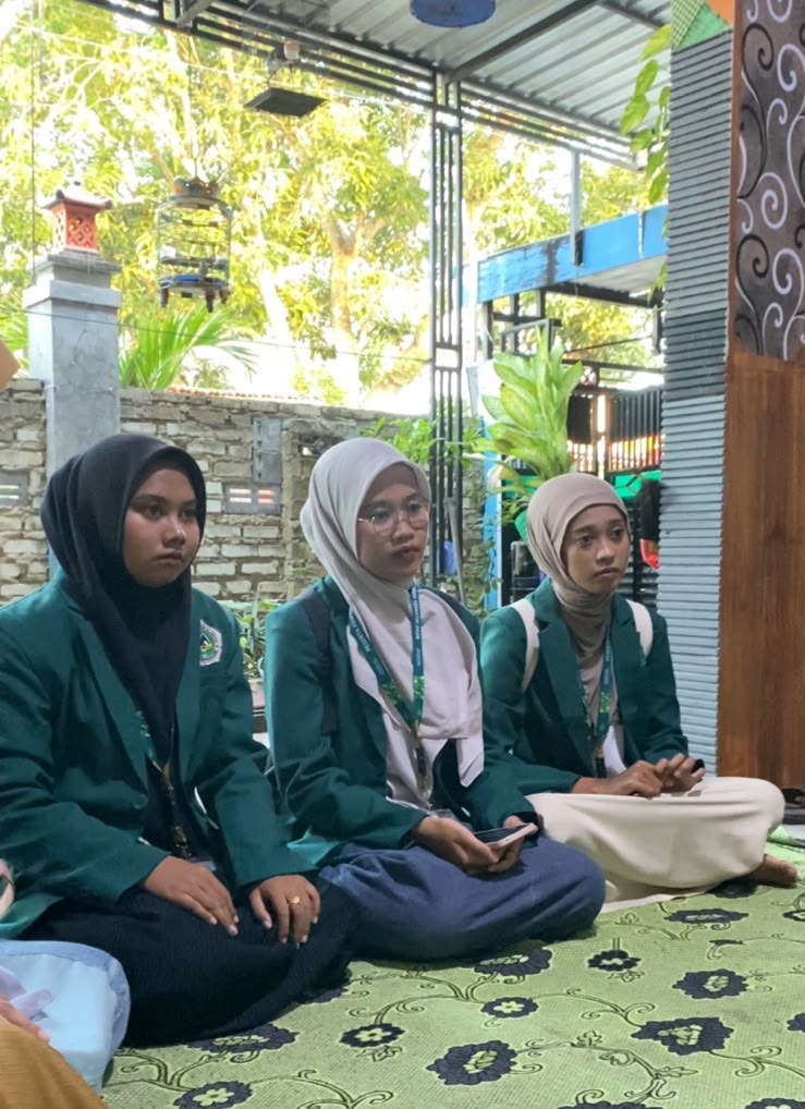 Pererat Hubungan dengan Pemerintah Dusun, Tim P2M Universitas Al-Amien Desa Murtajih Kunjungi Kepala Dusun Murtajih