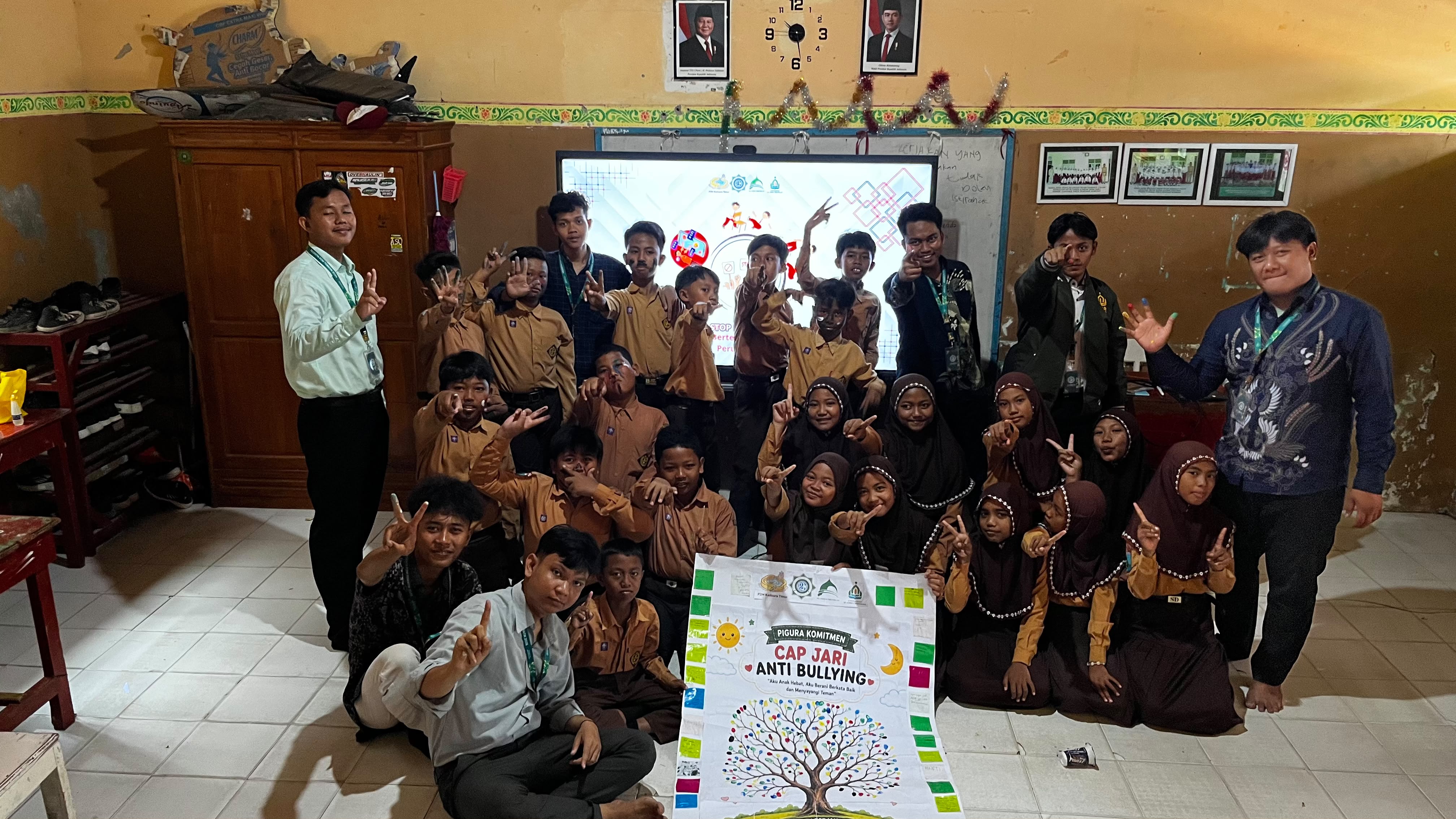 Tangis Haru Warnai Seminar Anti-Bullying Mahasiswa P2M di SDI Mabdaul Falah
