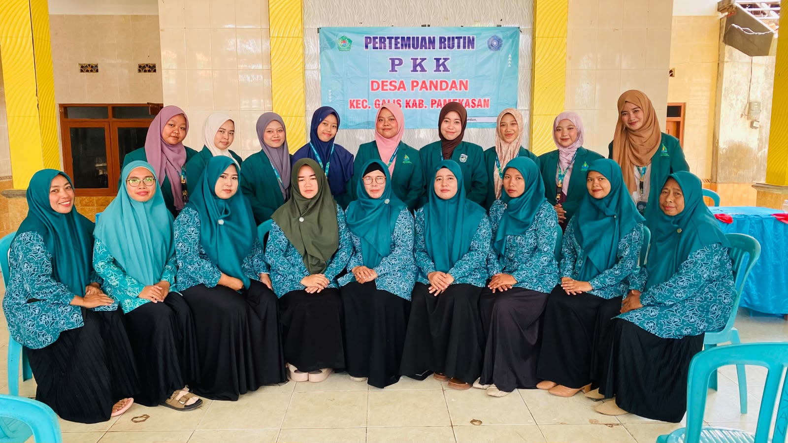 Temu Rutin PKK Desa Pandan Bersama Mahasiswa Universitas Al-Amien Prenduan