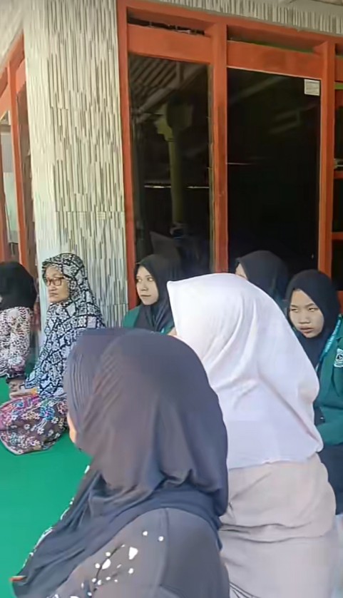 Colaboration bersama PKH mingguan P2M UNIA dan KKN UIM 